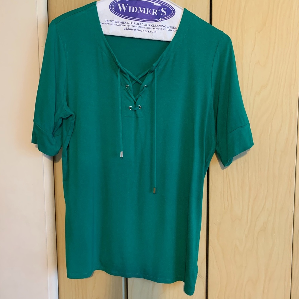 Liz Claiborne Green Short Sleeve Top with Lace-up Front - Picture 1 of 7